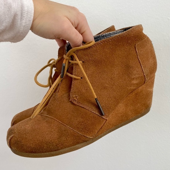 TOMS Desert Chestnut Suede Wedge Ankle Boots | Lace-Up Plaid Lined - Picture 3 of 14